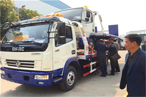灞桥汽车道路救援拖车价格